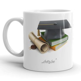 Rendelj egyedi évszámmal és névvel kérhető elegáns, 3D hatású könyves, okleveles és diplomás sapkás ballagási bögrét diplomaosztóra. 3dl prémium kerámia!