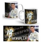 Egyedi névvel kérhető fekete-arany hátterű Real Madrid mezes Cristiano Ronaldo grafikás fehér kerámia focis bögre