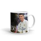 Egyedi névvel kérhető fekete-arany hátterű Real Madrid mezes Cristiano Ronaldo grafikás fehér kerámia focis bögre