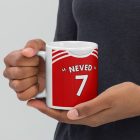 Egyedi névre szóló és mezszámos piros Manchester United focimez mintás fehér kerámia szurkolói bögre