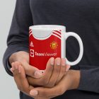 Egyedi névre szóló és mezszámos piros Manchester United focimez mintás fehér kerámia szurkolói bögre