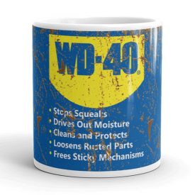 Kék sárga wd-40 logó angol feliratokkal és rozsdás koptatott mintával egyedi neves fehér bögre
