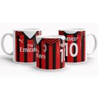 Egyedi névre szóló és mezszámos piros-fekete függőlegesen csíkos AC Milan focimez mintás fehér kerámia szurkolói bögre