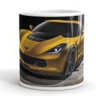 Mélysárga chevrolet corvette c7 z06 sportautó fekete felnikkel és kockás zászló grafikával egyedi neves mintás fehér bögre