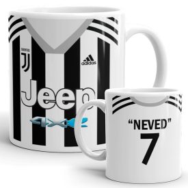 Egyedi névre szóló és mezszámos fekete-fehér függőlegesen csíkos Juventus focimez mintás fehér kerámia szurkolói bögre