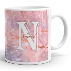 Rózsaszín márvány mintás egyedi neves monogramos bögre nőknek