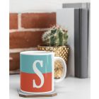 Kétszínű retro mintás egyedi monogramos bögre