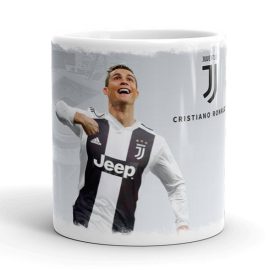 Egyedi névvel kérhető fekete-fehér Juventus mezes Cristiano Ronaldo grafikás fehér kerámia focis bögre