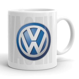 Volkswagen logó háttérben halvány volkswagen felirattal letisztult fehér egyedi neves mintás bögre füllel