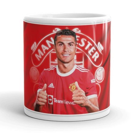 Egyedi névvel kérhető piros TeamViewer mezes Cristiano Ronaldo grafikás fehér kerámia focis bögre nagy klubcímerrel
