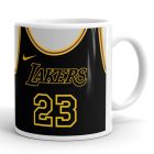 Egyedi névre szóló és mezszámos fekete Los Angeles Lakers kosaras mez mintás fehér kerámia szurkolói bögre