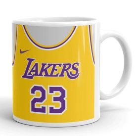 Egyedi névre szóló és mezszámos sárga Los Angeles Lakers kosaras mez mintás fehér kerámia szurkolói bögre