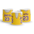 Egyedi névre szóló és mezszámos sárga Los Angeles Lakers kosaras mez mintás fehér kerámia szurkolói bögre