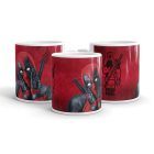 Vörös Deadpool mintás bögre egyedi névvel feliratozva ajándék ötletként sötétvörös grunge háttérrel