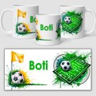 Egyedi névre szóló zöld focipálya és focilabda mintás fehér kerámia sport bögre