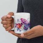 3D hatású virágos lila pillangó mintás egyedi neves női bögre