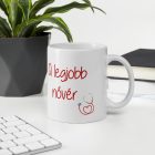 A legjobb nővér feliratú fehér kerámia bögre piros kézírásos betűkkel és szív alakot formáló piros-ezüst sztetoszkóp grafikával.
