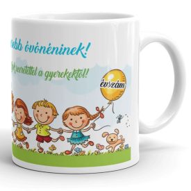 A legkedvesebb óvónéninek feliratú színes kerámia ballagási bögre egymás kezét fogó ovis gyerekek és kiskutya rajzolt grafikájával