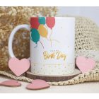 Egyedi szöveggel kérhető színes lufi mintás és Happy Birth Day feliratos fehér kerámia születésnapi bögre arany csillagokkal